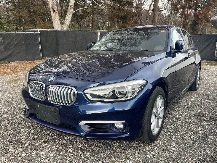 買取車両のBMW1シリーズ前方